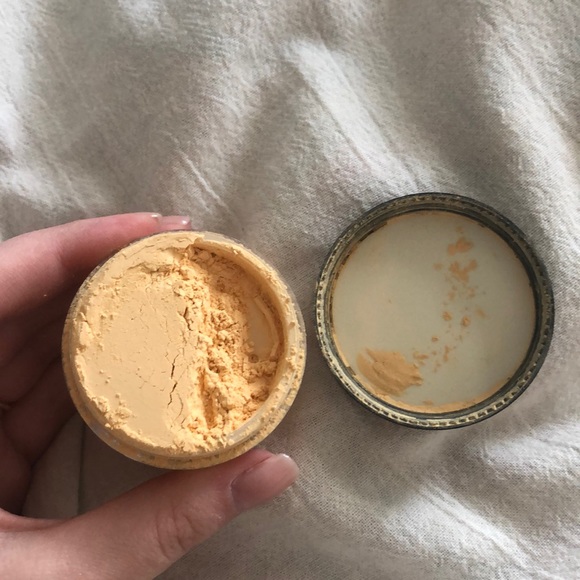 KAT VON D lock it brightening powder - Picture 5 of 5